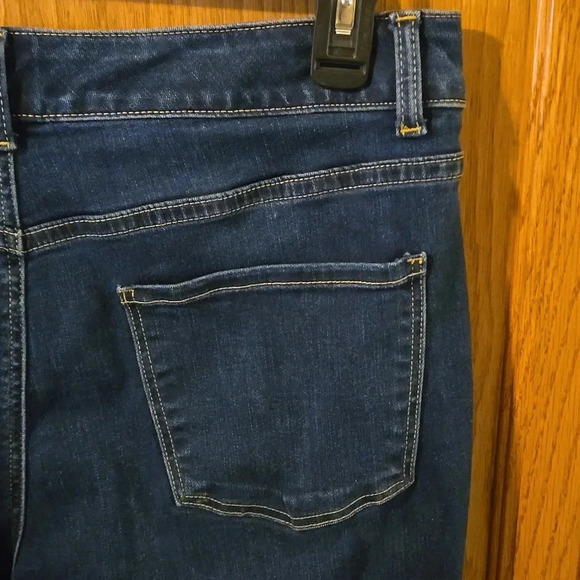 Talbots Simply Flattering Denim Blue Jeans High Waist Straight Leg Women size 10 - Picture 5 of 11